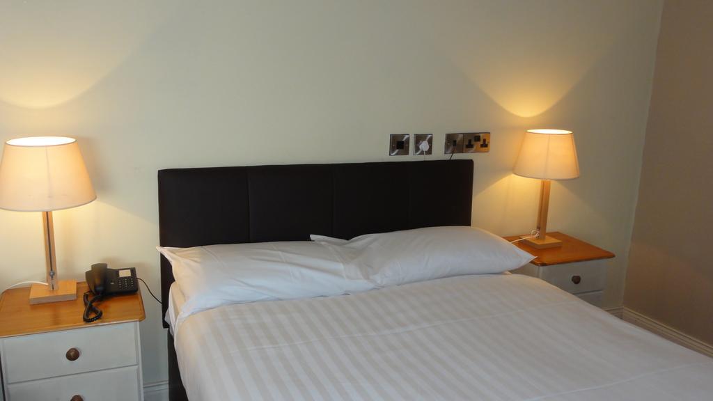 Hannon'S Hotel Roscommon Oda fotoğraf